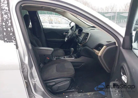 2017 Jeep Cherokee Latitude 4X4 z USA, uszkodzony, nr VIN 1C4PJMCBGHW515903